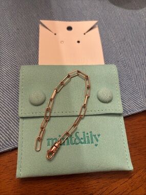NWT Mint & Lily Rose Gold Paperclip Chain Bracelet - Mint Pouch Included